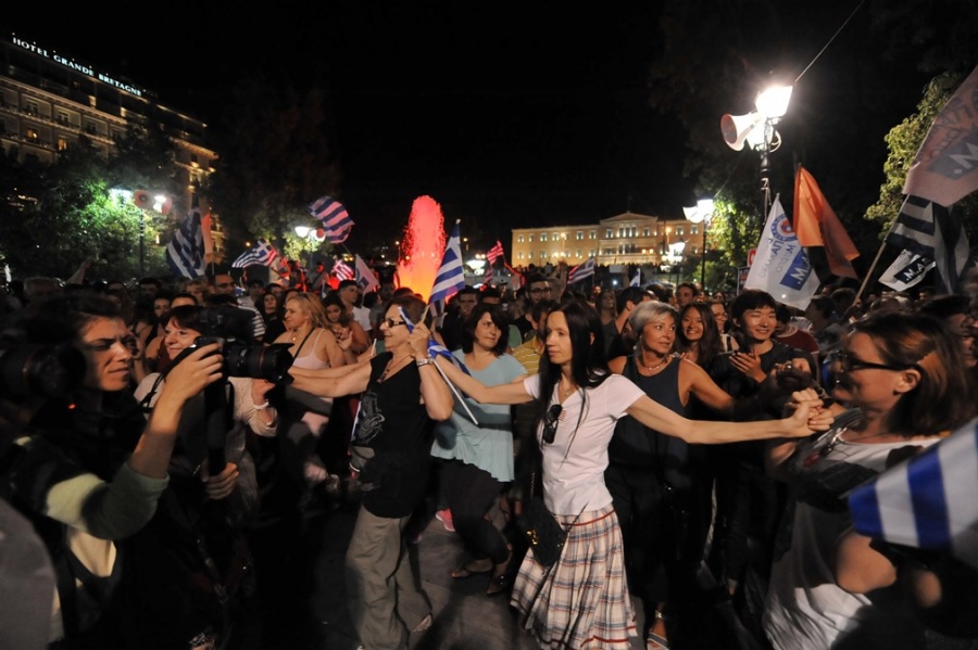 5 &Iota;&omicron;&upsilon;&lambda;ί&omicron;&upsilon; 2015. &Mu;έ&lambda;&eta; &kappa;&alpha;&iota; &omicron;&pi;&alpha;&delta;&omicron;ί &tau;&omicron;&upsilon; &Sigma;&Upsilon;&Rho;&Iota;&Zeta;&Alpha; &pi;&alpha;&nu;&eta;&gamma;&upsilon;&rho;ί&zeta;&omicron;&upsilon;&nu; &sigma;&tau;&omicron; &Sigma;ύ&nu;&tau;&alpha;&gamma;&mu;&alpha; &tau;&eta; &nu;ί&kappa;&eta; &tau;&omicron;&upsilon; &Omicron;&Chi;&Iota;. 