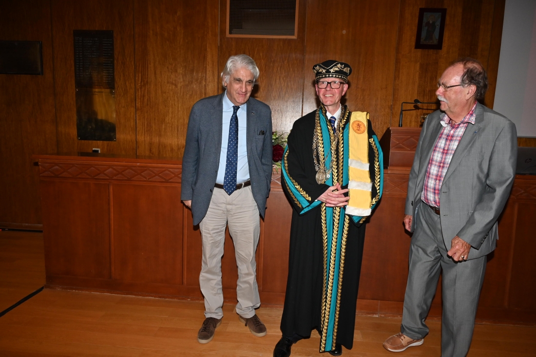 &Alpha;&rho;&chi;&epsilon;ί&omicron; David Ricks