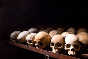 Κρανία δολοφονημένων Τούτσι που φυλάσσονται στο Μουσείο Μνήμης της Νυαμάτα, στη Ρουάντα.