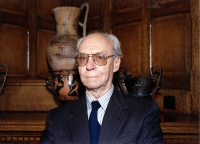 &Omicron; &alpha;&kappa;&alpha;&delta;&eta;&mu;&alpha;ϊ&kappa;ό&sigmaf; &Mu;&iota;&chi;&alpha;ή&lambda; &Beta;. &Sigma;&alpha;&kappa;&epsilon;&lambda;&lambda;&alpha;&rho;ί&omicron;&upsilon; (1912-2014).
