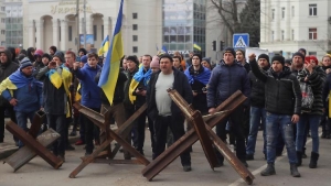 7 Μαΐου 2022, Χερσώνα, Ουκρανία. Πολίτες της κατειλημμένης από τις ρωσικές ένοπλες δυνάμεις πόλης διαδηλώνουν εναντίον της ρωσικής κατοχής.  