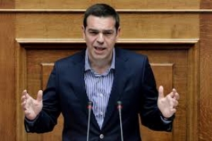 Ο Αλέξης Τσίπρας στη Βουλή. Είναι ο κυνικός εκπρόσωπος της ελληνικής κομμουνιστογενούς αριστεράς που αποδεικνύεται πολύ σκληρή και συγκροτημένη στον πυρήνα της, με μία κυβέρνηση που μετά την ανάληψη της εξουσίας διαρκώς  και προγραμματικά χτίζει νέα πελατειακά δίκτυα, αναπαράγει κρυφές ανισότητες, αλώνει τους ιδεολογικούς μηχανισμούς του κράτους, επιχειρεί τη συσσωμάτωση λαού και θεσμών, ενώ μία διευρυμένη υπόνοια, μία δυνητική ομηρεία πλανάται πάνω από οτιδήποτε στέκεται ανάχωμα στην κυριαρχία της. 