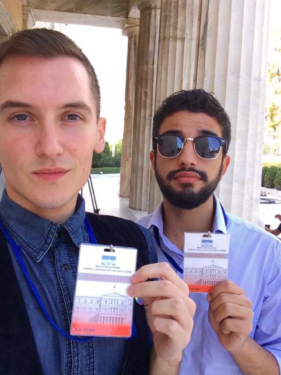 &Omicron; &Gamma;&iota;ώ&rho;&gamma;&omicron;&sigmaf; &Kappa;&omicron;&upsilon;&nu;ά&nu;&eta;&sigmaf; (&alpha;&rho;&iota;&sigma;&tau;&epsilon;&rho;ά) &kappa;&alpha;&iota; &omicron; &Chi;ά&rho;&eta;&sigmaf; &Beta;&alpha;&sigma;&iota;&lambda;ά&kappa;&eta;&sigmaf;. 