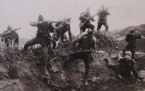 Έφοδος ελλήνων στρατιωτών κοντά στον ποταμό Ερμό, κατά τη διάρκεια της Μικρασιατικής Εκστρατείας. 