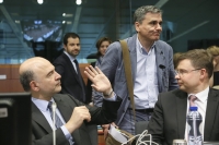 &Tau;&epsilon;&tau;ά&rho;&tau;&eta; 24 &Mu;&alpha;ΐ&omicron;&upsilon;, &Beta;&rho;&upsilon;&xi;έ&lambda;&lambda;&epsilon;&sigmaf;. &Pi;&iota;&epsilon;&rho; &Mu;&omicron;&sigma;&kappa;&omicron;&beta;&iota;&sigma;ί, &Epsilon;&upsilon;&kappa;&lambda;&epsilon;ί&delta;&eta;&sigmaf; &Tau;&sigma;&alpha;&kappa;&alpha;&lambda;ώ&tau;&omicron;&sigmaf;, &Beta;ά&lambda;&nu;&tau;&iota;&sigmaf; &Nu;&tau;&omicron;&mu;&pi;&rho;ό&beta;&sigma;&kappa;&iota;&sigmaf; &sigma;&tau;&omicron; Eurogroup &pi;&omicron;&upsilon; &omicron;&delta;ή&gamma;&eta;&sigma;&epsilon; &sigma;&tau;&eta;&nu; ό&chi;&iota; &kappa;&alpha;&iota; &tau;ό&sigma;&omicron; &epsilon;&upsilon;&chi;ά&rho;&iota;&sigma;&tau;&eta; &gamma;&iota;&alpha; &tau;&eta;&nu; &epsilon;&lambda;&lambda;&eta;&nu;&iota;&kappa;ή &pi;&lambda;&epsilon;&upsilon;&rho;ά &alpha;&xi;&iota;&omicron;&lambda;ό&gamma;&eta;&sigma;&eta;.