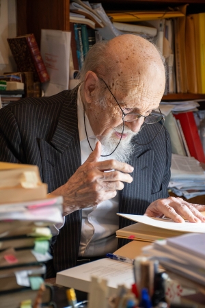 &Alpha;&pi;ό&psi;&epsilon; &omicron; &Theta;&epsilon;&omicron;&delta;ό&sigma;&eta;&sigmaf; &Pi;. &Tau;ά&sigma;&iota;&omicron;&sigmaf; &sigma;&tau;&omicron; &Omega;&delta;&epsilon;ί&omicron; &Alpha;&theta;&eta;&nu;ώ&nu; &mu;&epsilon; &tau;&omicron;&nu; &Eta;&lambda;ί&alpha; &Kappa;&alpha;&nu;έ&lambda;&lambda;&eta;