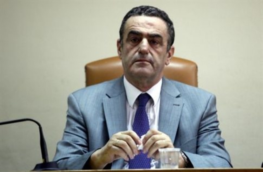&Omicron; &upsilon;&pi;&omicron;&upsilon;&rho;&gamma;ό&sigmaf; &Delta;&iota;&kappa;&alpha;&iota;&omicron;&sigma;ύ&nu;&eta;&sigmaf; &Chi;&alpha;&rho;ά&lambda;&alpha;&mu;&pi;&omicron;&sigmaf; &Alpha;&theta;&alpha;&nu;&alpha;&sigma;ί&omicron;&upsilon;. &Omicron; &alpha;&nu;&tau;&iota;&pi;&rho;ό&epsilon;&delta;&rho;&omicron;&sigmaf; &tau;&eta;&sigmaf; &kappa;&upsilon;&beta;έ&rho;&nu;&eta;&sigma;&eta;&sigmaf;, &Epsilon;&upsilon;ά&gamma;&gamma;&epsilon;&lambda;&omicron;&sigmaf; &Beta;&epsilon;&nu;&iota;&zeta;έ&lambda;&omicron;&sigmaf;, &tau;&omicron;&nu; &upsilon;&pi;&omicron;&delta;&epsilon;&iota;&kappa;&nu;ύ&epsilon;&iota; &omega;&sigmaf; &pi;&omicron;&lambda;&iota;&tau;&iota;&kappa;ά &upsilon;&pi;&epsilon;ύ&theta;&upsilon;&nu;&omicron; &gamma;&iota;&alpha; &tau;&eta;&nu; ά&rho;&nu;&eta;&sigma;&eta; &tau;&eta;&sigmaf; &Epsilon;&lambda;&lambda;ά&delta;&alpha;&sigmaf; &nu;&alpha; &epsilon;&pi;&epsilon;&kappa;&tau;&epsilon;ί&nu;&epsilon;&iota; &tau;&omicron; &sigma;ύ&mu;&phi;&omega;&nu;&omicron; &sigma;&upsilon;&mu;&beta;ί&omega;&sigma;&eta;&sigmaf; &kappa;&alpha;&iota; &sigma;&tau;&alpha; &omicron;&mu;ό&phi;&upsilon;&lambda;&alpha; &zeta;&epsilon;&upsilon;&gamma;ά&rho;&iota;&alpha;.