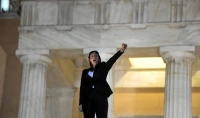H &pi;&rho;ό&epsilon;&delta;&rho;&omicron;&sigmaf; &tau;&eta;&sigmaf; &Beta;&omicron;&upsilon;&lambda;ή&sigmaf;&kappa;&alpha;&tau;&alpha;&lambda;&alpha;&mu;&beta;ά&nu;&omicron;&upsilon;&sigma;&alpha; &tau;&alpha; &theta;&epsilon;&rho;&iota;&nu;ά &alpha;&nu;ά&kappa;&tau;&omicron;&rho;&alpha;. &Omicron; &rho;&epsilon;&alpha;&lambda;&iota;&sigma;&mu;ό&sigmaf; &tau;&eta;&sigmaf; &Zeta;&omega;ή&sigmaf; &Kappa;&omega;&nu;&sigma;&tau;&alpha;&nu;&tau;&omicron;&pi;&omicron;ύ&lambda;&omicron;&upsilon; &epsilon;ί&nu;&alpha;&iota; &omicron; &delta;&iota;&kappa;ό&sigmaf; &tau;&eta;&sigmaf;. 