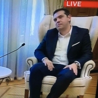 O A&lambda;έ&xi;&eta;&sigmaf; &Tau;&sigma;ί&pi;&rho;&alpha;&sigmaf;, &sigma;&tau;&eta; &delta;&iota;ά&rho;&kappa;&epsilon;&iota;&alpha; &tau;&eta;&sigmaf; &epsilon;&pi;ί&sigma;&kappa;&epsilon;&psi;&eta;&sigmaf; &tau;&omicron;&upsilon; &Mu;&pi;&alpha;&rho;ά&kappa; &Omicron;&mu;&pi;ά&mu;&alpha; &sigma;&tau;&omicron; &Mu;έ&gamma;&alpha;&rho;&omicron; &Mu;&alpha;&xi;ί&mu;&omicron;&upsilon;. &Eta; &phi;&omega;&tau;&omicron;&gamma;&rho;&alpha;&phi;ί&alpha; &alpha;&pi;ό &tau;&eta;&nu; &Epsilon;&Rho;&Tau;.
