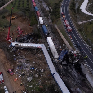 Τετάρτη, 1 Μαρτίου 2023. Εικόνα από ψηλά του τρομερού δυστυχήματος στα Τέμπη. 