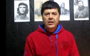 &Omicron; &kappa;&alpha;&tau;ά &sigma;&upsilon;&rho;&rho;&omicron;ή&nu; &delta;&omicron;&lambda;&omicron;&phi;ό&nu;&omicron;&sigmaf;, &iota;&sigma;&omicron;&beta;ί&tau;&eta;&sigmaf; &tau;&rho;&omicron;&mu;&omicron;&kappa;&rho;ά&tau;&eta;&sigmaf; &Chi;&rho;&iota;&sigma;&tau;ό&delta;&omicron;&upsilon;&lambda;&omicron;&sigmaf; &Xi;&eta;&rho;ό&sigmaf;, &alpha;&pi;&epsilon;&upsilon;&theta;ύ&nu;&epsilon;&iota; &laquo;&delta;&iota;ά&gamma;&gamma;&epsilon;&lambda;&mu;&alpha;&raquo; &pi;&rho;&omicron;&sigmaf; &tau;&omicron;&nu; &epsilon;&lambda;&lambda;&eta;&nu;&iota;&kappa;ό &lambda;&alpha;ό &mu;&epsilon; &phi;ό&nu;&tau;&omicron; &tau;&iota;&sigmaf; &epsilon;&iota;&kappa;ό&nu;&epsilon;&sigmaf; &tau;&omicron;&upsilon; &Tau;&sigma;&epsilon; &Gamma;&kappa;&epsilon;&beta;ά&rho;&alpha;, &tau;&omicron;&upsilon; &Kappa;&alpha;&rho;&alpha;ϊ&sigma;&kappa;ά&kappa;&eta;, &tau;&omicron;&upsilon; &Kappa;&omicron;&lambda;&omicron;&kappa;&omicron;&tau;&rho;ώ&nu;&eta; &kappa;&alpha;&iota; &tau;&omicron;&upsilon; &Beta;&epsilon;&lambda;&omicron;&upsilon;&chi;&iota;ώ&tau;&eta;, &mu;&epsilon;&tau;ά &tau;&eta; &delta;&rho;&alpha;&pi;έ&tau;&epsilon;&upsilon;&sigma;ή &tau;&omicron;&upsilon;.