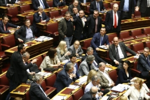 Βουλευτές του ΣΥΡΙΖΑ στο Κοινοβούλιο αντιδικούν με συναδέλφους τους της ΝΔ. Είναι στον ΣΥΡΙΖΑ, είναι όμως αριστεροί;;