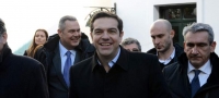 &Nu;ί&sigma;&upsilon;&rho;&omicron;&sigmaf;, 13 &Delta;&epsilon;&kappa;&epsilon;&mu;&beta;&rho;ί&omicron;&upsilon; 2016. &Omicron; &pi;&rho;&omega;&theta;&upsilon;&pi;&omicron;&upsilon;&rho;&gamma;ό&sigmaf; &Alpha;&lambda;έ&xi;&eta;&sigmaf; &Tau;&sigma;ί&pi;&rho;&alpha;&sigmaf; &alpha;&kappa;&omicron;&lambda;&omicron;&upsilon;&theta;&omicron;ύ&mu;&epsilon;&nu;&omicron;&sigmaf; &alpha;&pi;ό &tau;&omicron;&pi;&iota;&kappa;&omicron;ύ&sigmaf; &pi;&alpha;&rho;ά&gamma;&omicron;&nu;&tau;&epsilon;&sigmaf; &kappa;&alpha;&iota; &tau;&omicron;&nu; &upsilon;&pi;&omicron;&upsilon;&rho;&gamma;ό Ά&mu;&upsilon;&nu;&alpha;&sigmaf; &Pi;ά&nu;&omicron; &Kappa;&alpha;&mu;&mu;έ&nu;&omicron;.