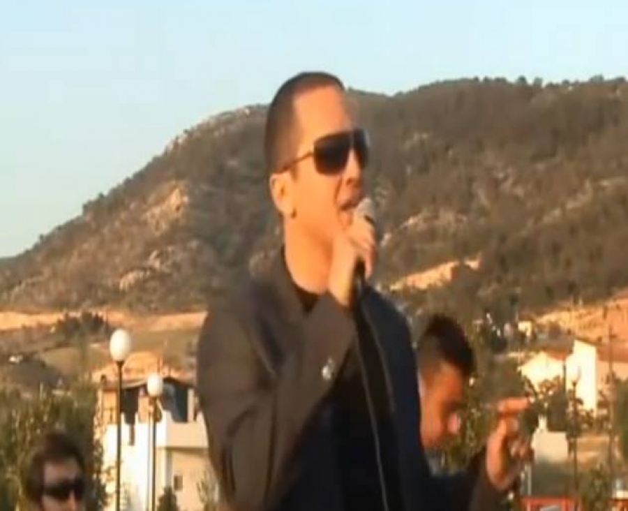 &Omicron; &Eta;&lambda;ί&alpha;&sigmaf; &Kappa;&alpha;&sigma;&iota;&delta;&iota;ά&rho;&eta;&sigmaf; &sigma;&tau;&alpha; &Nu;&epsilon;ό&kappa;&tau;&iota;&sigma;&tau;&alpha; &Alpha;&sigma;&pi;&rho;&omicron;&pi;ύ&rho;&gamma;&omicron;&upsilon; &kappa;&alpha;&lambda;ώ&nu;&tau;&alpha;&sigmaf; &tau;&omicron;&upsilon;&sigmaf; &kappa;&alpha;&tau;&omicron;ί&kappa;&omicron;&upsilon;&sigmaf; &nu;&alpha; &laquo;&xi;&epsilon;&phi;&omicron;&rho;&tau;&omega;&theta;&omicron;ύ&nu; &tau;&alpha; &alpha;&nu;&theta;&rho;ώ&pi;&iota;&nu;&alpha; &sigma;&kappa;&omicron;&upsilon;&pi;ί&delta;&iota;&alpha;&raquo;
