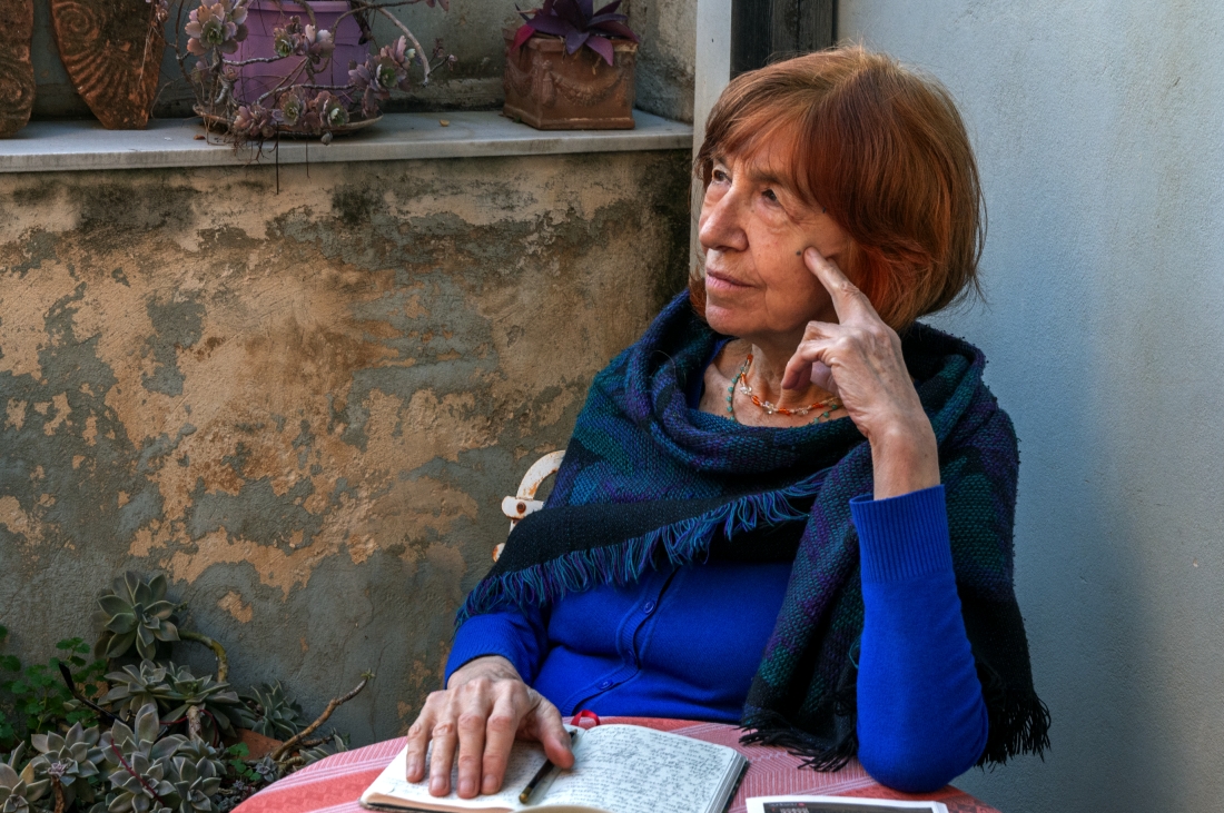 &Eta; &Iota;&sigma;&mu;ή&nu;&eta; &Kappa;&alpha;&rho;&upsilon;&omega;&tau;ά&kappa;&eta; &alpha;&pi;ό &tau;&eta;&nu; &Nu;&tau;ί&nu;&alpha; &Kappa;&omicron;&upsilon;&mu;&pi;&omicron;ύ&lambda;&eta;.  