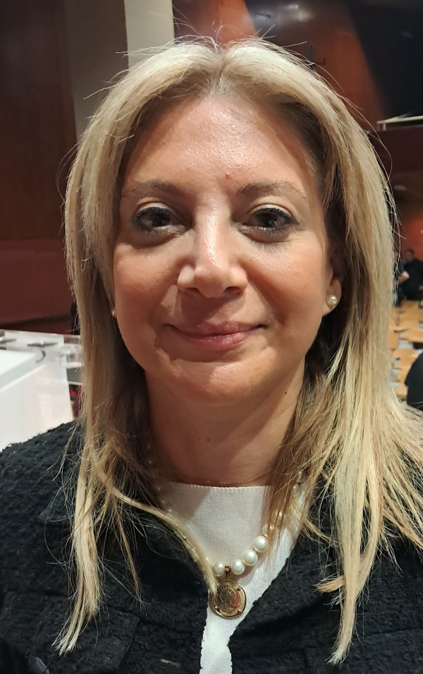 Η μυθολογία των Τεμπών και οι influencers του πένθους