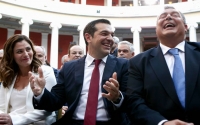 &Zeta;ά&pi;&pi;&epsilon;&iota;&omicron; &Mu;έ&gamma;&alpha;&rho;&omicron;, &Alpha;&theta;ή&nu;&alpha;, 22 &Iota;&omicron;&upsilon;&nu;ί&omicron;&upsilon; 2018. &Omicron; &pi;&rho;&omega;&theta;&upsilon;&pi;&omicron;&upsilon;&rho;&gamma;ό&sigmaf; &Alpha;&lambda;έ&xi;&eta;&sigmaf; &Tau;&sigma;ί&pi;&rho;&alpha;&sigmaf; (&pi;&rho;ώ&tau;&eta; &phi;&omicron;&rho;ά &delta;&eta;&mu;&omicron;&sigma;ί&omega;&sigmaf; &mu;&epsilon; &gamma;&rho;&alpha;&beta;ά&tau;&alpha;) &kappa;&alpha;&iota; &omicron; &kappa;&upsilon;&beta;&epsilon;&rho;&nu;&eta;&tau;&iota;&kappa;ό&sigmaf; &sigma;&upsilon;&nu;&epsilon;&tau;&alpha;ί&rho;&omicron;&sigmaf; &tau;&omicron;&upsilon;, &upsilon;&pi;&omicron;&upsilon;&rho;&gamma;ό&sigmaf; Ά&mu;&upsilon;&nu;&alpha;&sigmaf; (&kappa;&alpha;&iota; &pi;&rho;ό&epsilon;&delta;&rho;&omicron;&sigmaf; &tau;&omega;&nu; &Alpha;&Nu;&Epsilon;&Lambda;) &Pi;ά&nu;&omicron;&sigmaf; &Kappa;&alpha;&mu;&mu;έ&nu;&omicron;&sigmaf;, &pi;&alpha;&nu;&eta;&gamma;&upsilon;&rho;ί&zeta;&omicron;&upsilon;&nu; &gamma;&iota;&alpha; &tau;&eta;&nu; &epsilon;&pi;&iota;&mu;ή&kappa;&upsilon;&nu;&sigma;&eta; &tau;&omicron;&upsilon; &chi;&rho;έ&omicron;&upsilon;&sigmaf;, &sigma;&tau;&eta;&nu; &omicron;&pi;&omicron;ί&alpha; &kappa;&alpha;&tau;ά &tau;&omicron; &pi;&alpha;&rho;&epsilon;&lambda;&theta;ό&nu; &epsilon;ί&chi;&alpha;&nu; &alpha;&nu;&tau;&iota;&tau;&alpha;&chi;&tau;&epsilon;ί. &Alpha;&rho;&iota;&sigma;&tau;&epsilon;&rho;ά, &eta; &pi;&rho;&omega;&theta;&upsilon;&pi;&omicron;&upsilon;&rho;&gamma;&iota;&kappa;ή &sigma;ύ&zeta;&upsilon;&gamma;&omicron;&sigmaf; &Pi;&epsilon;&rho;&iota;&sigma;&tau;έ&rho;&alpha; &Mu;&pi;&alpha;&zeta;&iota;ά&nu;&alpha;. 