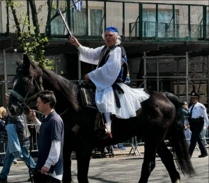 15 Απριλίου 2024, Μανχάταν, Νέα Υόρκη, ΗΠΑ. Στιγμιότυπο από την παρέλαση των Ελλήνων της πόλης για την επέτειο της 25ης Μαρτίου 1821.