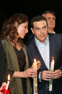 &Pi;ά&sigma;&chi;&alpha; &sigma;&tau;&eta;&nu; &Kappa;έ&rho;&kappa;&upsilon;&rho;&alpha; &gamma;&iota;&alpha; &tau;&eta;&nu; &Mu;&pi;ά&tau;&upsilon; &Mu;&pi;&alpha;&zeta;&iota;ά&nu;&alpha; &kappa;&alpha;&iota; &tau;&omicron;&nu; &Alpha;&lambda;έ&xi;&eta; &Tau;&sigma;ί&pi;&rho;&alpha; - &sigma;&epsilon; &mu;&iota;&alpha; &alpha;&nu;ά&pi;&alpha;&upsilon;&lambda;&alpha; &alpha;&pi;ό &tau;&eta;&nu; &epsilon;&pi;&alpha;&nu;&alpha;&sigma;&tau;&alpha;&tau;&iota;&kappa;ή &rho;&eta;&tau;&omicron;&rho;&iota;&kappa;ή. 