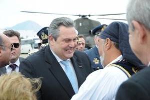 Ο υπουργός Εθνικής Άμυνας Πάνος Καμμένος στην Αρεόπολη, όπου εξάγγειλε το γιορτασμό Ημέρας Παλλαϊκής Αμυνας, στις 23 Ιουνίου. 