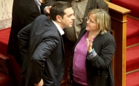 &Eta; &Alpha;&gamma;&gamma;&epsilon;&lambda;&iota;&kappa;ή &Kappa;&alpha;&tau;&rho;&iota;&beta;ά&nu;&omicron;&upsilon; &mu;&epsilon; &tau;&omicron;&nu; &Alpha;&lambda;έ&xi;&eta; &Tau;&sigma;ί&pi;&rho;&alpha;, &sigma;&tau;&omicron; &Kappa;&omicron;&iota;&nu;&omicron;&beta;&omicron;ύ&lambda;&iota;&omicron;.
