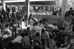 23 &Omicron;&kappa;&tau;&omega;&beta;&rho;ί&omicron;&upsilon; 1980, &Omicron;&rho;&tau;&omicron;&upsilon;έ&gamma;&iota;&alpha;, &Chi;ώ&rho;&alpha; &tau;&omega;&nu; &Beta;ά&sigma;&kappa;&omega;&nu;, &Iota;&sigma;&pi;&alpha;&nu;ί&alpha;. &Delta;&iota;&alpha;&sigma;ώ&sigma;&tau;&epsilon;&sigmaf; &sigma;&tau;&alpha; &epsilon;&rho;&epsilon;ί&pi;&iota;&alpha; &tau;&omicron;&upsilon; &delta;&eta;&mu;ό&sigma;&iota;&omicron;&upsilon; &sigma;&chi;&omicron;&lambda;&epsilon;ί&omicron;&upsilon; &tau;&eta;&sigmaf; &pi;ό&lambda;&eta;&sigmaf; &sigma;&tau;&omicron; &omicron;&pi;&omicron;ί&omicron; &pi;&rho;&omicron;&kappa;&lambda;ή&theta;&eta;&kappa;&epsilon; έ&kappa;&rho;&eta;&xi;&eta; &alpha;&pi;ό &delta;&iota;&alpha;&rho;&rho;&omicron;ή &pi;&rho;&omicron;&pi;&alpha;&nu;ί&omicron;&upsilon; &pi;&omicron;&upsilon; &sigma;&kappa;ό&tau;&omega;&sigma;&epsilon; 50 &pi;&alpha;&iota;&delta;&iota;ά &kappa;&alpha;&iota; 3 &epsilon;&nu;ή&lambda;&iota;&kappa;&omicron;&upsilon;&sigmaf;. &Eta; &phi;&omega;&tau;&omicron;&gamma;&rho;&alpha;&phi;ί&alpha; &alpha;&pi;ό &tau;&eta;&nu; &epsilon;&phi;&eta;&mu;&epsilon;&rho;ί&delta;&alpha; El Correo.