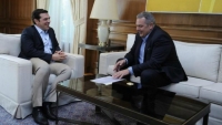 &Theta;'&kappa;ή &tau;&omicron;&upsilon;&sigmaf; &delta;&epsilon;&nu; &epsilon;ί&nu;' &eta; &tau;&rho;ά&pi;'&lambda;&alpha;; &Omicron; &pi;&rho;ό&epsilon;&delta;&rho;&omicron;&sigmaf; &tau;&omicron;&upsilon; &rho;&iota;&zeta;&pi;&sigma;&pi;&alpha;&sigma;&tau;&iota;&kappa;&omicron;ύ &alpha;&rho;&iota;&sigma;&tau;&epsilon;&rho;&omicron;ύ &Sigma;&Upsilon;&Rho;&Iota;&Zeta;&Alpha; &Alpha;&lambda;έ&xi;&eta;&sigmaf; &Tau;&sigma;ί&pi;&rho;&alpha;&sigmaf; &sigma;&upsilon;&nu;&alpha;&nu;&tau;ά &tau;&omicron;&nu; &kappa;&upsilon;&beta;&epsilon;&rho;&nu;&eta;&tau;&iota;&kappa;ό &epsilon;&tau;&alpha;ί&rho;&omicron; &tau;&omicron;&upsilon;, &tau;&omicron;&nu; &alpha;&kappa;&rho;&omicron;&delta;&epsilon;&xi;&iota;ό &upsilon;&pi;&omicron;&upsilon;&rho;&gamma;ό &Epsilon;&theta;&nu;&iota;&kappa;ή&sigmaf; &Alpha;&mu;ύ&nu;&eta;&sigmaf; &Pi;ά&nu;&omicron; &Kappa;&alpha;&mu;&mu;έ&nu;&omicron;, &mu;&epsilon; &tau;&omicron;&nu; &omicron;&pi;&omicron;ί&omicron; &sigma;&upsilon;&mu;&phi;&omega;&nu;&omicron;ύ&nu; &sigma;&epsilon; ό&lambda;&alpha; &gamma;&iota;&alpha; &tau;&omicron; &nu;έ&omicron; &sigma;&chi;έ&delta;&iota;&omicron; &epsilon;&kappa;&lambda;&omicron;&gamma;&iota;&kappa;&omicron;ύ &nu;ό&mu;&omicron;&upsilon; &pi;&omicron;&upsilon; &pi;&rho;&omicron;&sigma;&pi;&alpha;&theta;&epsilon;ί &nu;&alpha; &pi;&rho;&omicron;&omega;&theta;ή&sigma;&epsilon;&iota; &omicron; &pi;&rho;&omega;&theta;&upsilon;&pi;&omicron;&upsilon;&rho;&gamma;ό&sigmaf;.