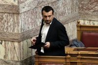 &Pi;&Alpha;&Sigma;&Omicron;&Kappa; &kappa;&alpha;&iota; &Pi;&omicron;&tau;ά&mu;&iota; έ&delta;&omega;&sigma;&alpha;&nu; &sigma;&alpha;&nu;ί&delta;&alpha; &sigma;&omega;&tau;&eta;&rho;ί&alpha;&sigmaf; &sigma;&tau;&omicron;&nu; &Nu;ί&kappa;&omicron; &Pi;&alpha;&pi;&pi;ά, &tau;&eta;&nu; &pi;έ&tau;&rho;&alpha; &tau;&omicron;&upsilon; &sigma;&kappa;&alpha;&nu;&delta;ά&lambda;&omicron;&upsilon; &mu;&epsilon; &tau;&iota;&sigmaf; &tau;&eta;&lambda;&epsilon;&omicron;&pi;&tau;&iota;&kappa;έ&sigmaf; ά&delta;&epsilon;&iota;&epsilon;&sigmaf;.