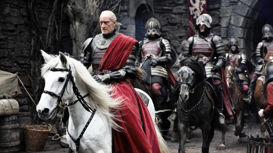 O Tywin Lannister (τον υποδύεται ο Charles Dance), επικεφαλής του Οίκου που νέμεται το θρόνο. Σκηνή από το απόλυτο τηλεοπτικό μπεστ σέλερ της εποχής μας, το Game of Throne.