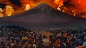 Το όρος Φούτζι φλέγεται. Σκηνή από τα Όνειρα του Ακίρα Κουροσάβα (1990), ταινία που μεταξύ άλλων πραγματεύεται την πιθανή καταστροφή του πλανήτη από χρήση πυρηνικών είτε λόγω της αλόγιστης ανάπτυξης.  