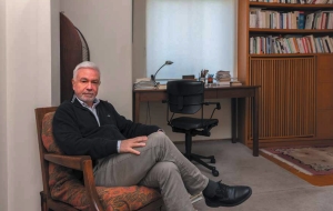 &Nu;&tau;ί&nu;&alpha; &Kappa;&omicron;&upsilon;&mu;&pi;&omicron;ύ&lambda;&eta;