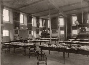 &Alpha;ί&theta;&omicron;&upsilon;&sigma;&alpha; &Mu;&alpha;&sigma;&alpha;&chi;&omicron;&upsilon;&sigma;έ&tau;&eta;&sigmaf;, &alpha;&nu;&alpha;&gamma;&nu;&omega;&sigma;&tau;ή&rho;&iota;&omicron; &sigma;&tau;&omicron; &Pi;&alpha;&nu;&epsilon;&pi;&iota;&sigma;&tau;ή&mu;&iota;&omicron; &tau;&omicron;&upsilon; &Chi;ά&rho;&beta;&alpha;&rho;&nu;&tau;, &mu;&epsilon;&tau;&alpha;&xi;ύ 1857-67.  