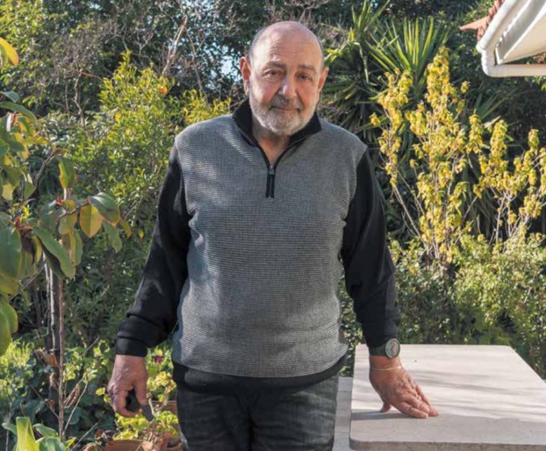 &Omicron; &Alpha;&lambda;έ&xi;&eta;&sigmaf; &Pi;&alpha;&nu;&sigma;έ&lambda;&eta;&nu;&omicron;&sigmaf;.  