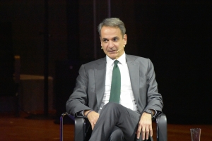 &Pi;&omicron;&lambda;&iota;&tau;&iota;&kappa;ή: &pi;&alpha;&iota;&delta;&epsilon;ί&alpha; &chi;&omega;&rho;ί&sigmaf; έ&pi;&alpha;&rho;&sigma;&eta;