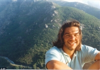 &Omicron; &Alpha;&lambda;έ&xi;&eta;&sigmaf; &Tau;&sigma;ί&pi;&rho;&alpha;&sigmaf; ό&tau;&alpha;&nu; ή&tau;&alpha;&nu; &pi;&alpha;&iota;&delta;ί. 