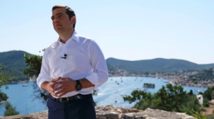 21 Αυγούστου 2018. Ο πρωθυπουργός ακόμα Αλέξης Τσίπρας απευθύνει διάγγελμα από την Ιθάκη. Θα νομίζει κανείς ότι εκείνη η ανάμνηση υπαγορεύει και την ανάγκη να πει "Ιθάκη" το βιβλίο του, που γράφεται. Όμως όχι. Για τον άνθρωπο αυτό, η Ιθάκη είναι το Μέγαρο Μαξίμου.