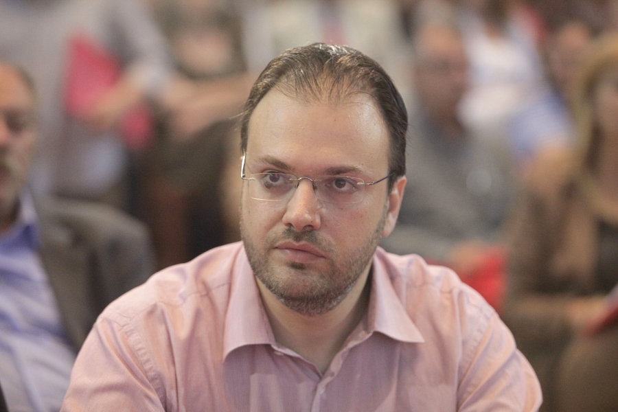 &Omicron; &Theta;&alpha;&nu;ά&sigma;&eta;&sigmaf; &Theta;&epsilon;&omicron;&chi;&alpha;&rho;ό&pi;&omicron;&upsilon;&lambda;&omicron;&sigmaf;, &epsilon;&pi;&iota;&kappa;&epsilon;&phi;&alpha;&lambda;ή&sigmaf; &tau;&eta;&sigmaf; &Delta;&Eta;&Mu;&Alpha;&Rho; &kappa;&alpha;&iota; &beta;&omicron;&upsilon;&lambda;&epsilon;&upsilon;&tau;ή&sigmaf; &mu;&epsilon; &tau;&eta; &Delta;&eta;&mu;&omicron;&kappa;&rho;&alpha;&tau;&iota;&kappa;ή &Sigma;&upsilon;&mu;&pi;&alpha;&rho;ά&tau;&alpha;&xi;&eta;.