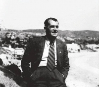 &Omicron; &Kappa;ώ&sigma;&tau;&alpha;&sigmaf; &Kappa;&alpha;&rho;&alpha;&gamma;&iota;ώ&rho;&gamma;&eta;&sigmaf;, &delta;&iota;&epsilon;&upsilon;&theta;&upsilon;&nu;&tau;ή&sigmaf; &tau;&omicron;&upsilon; &Rho;&iota;&zeta;&omicron;&sigma;&pi;ά&sigma;&tau;&eta; (1944-1947), &sigma;&tau;έ&lambda;&epsilon;&chi;&omicron;&sigmaf; &tau;&omicron;&upsilon; &Kappa;&Kappa;&Epsilon;, &tau;&omicron;&upsilon; &Epsilon;&Lambda;&Alpha;&Sigma; &kappa;&alpha;&iota; &tau;&omicron;&upsilon; &Delta;&Sigma;&Epsilon;. &Alpha;&rho;&gamma;ό&tau;&epsilon;&rho;&alpha; &theta;&alpha; &alpha;&pi;&omicron;&kappa;&eta;&rho;&upsilon;&chi;&theta;&epsilon;ί &alpha;&pi;ό &tau;&omicron; &Kappa;&Kappa;&Epsilon; &kappa;&alpha;&iota; &kappa;&alpha;&tau;΄&epsilon;&nu;&tau;&omicron;&lambda;ή&nu; &tau;&omicron;&upsilon; &Zeta;&alpha;&chi;&alpha;&rho;&iota;ά&delta;&eta; &theta;&alpha; &sigma;&upsilon;&lambda;&lambda;&eta;&phi;&theta;&epsilon;ί &alpha;&pi;ό &tau;&omicron; &Kappa;&omicron;&mu;&mu;&omicron;&upsilon;&nu;&iota;&sigma;&tau;&iota;&kappa;ό &Kappa;ό&mu;&mu;&alpha; &sigma;&tau;&eta; &Rho;&omicron;&upsilon;&mu;&alpha;&nu;ί&alpha; &kappa;&alpha;&iota; &theta;&alpha; &theta;&alpha;&nu;&alpha;&tau;&omega;&theta;&epsilon;ί. &Omicron;&iota; &alpha;&kappa;&rho;&iota;&beta;&epsilon;ί&sigmaf; &sigma;&upsilon;&nu;&theta;ή&kappa;&epsilon;&sigmaf; &tau;&omicron;&upsilon; &theta;&alpha;&nu;ά&tau;&omicron;&upsilon; &pi;&alpha;&rho;&alpha;&mu;έ&nu;&omicron;&upsilon;&nu; &kappa;&alpha;&iota; &sigma;ή&mu;&epsilon;&rho;&alpha; &alpha;&delta;&iota;&epsilon;&upsilon;&kappa;&rho;ί&nu;&iota;&sigma;&tau;&epsilon;&sigmaf;.