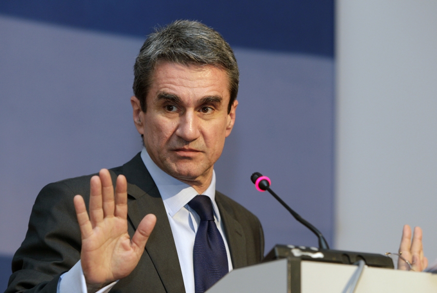 &Omicron; &upsilon;&pi;&omicron;&upsilon;&rho;&gamma;ό&sigmaf; &Pi;&alpha;&iota;&delta;&epsilon;ί&alpha;&sigmaf; &kappa;&alpha;&iota; &Theta;&rho;&eta;&sigma;&kappa;&epsilon;&upsilon;&mu;ά&tau;&omega;&nu;, &Alpha;&nu;&delta;&rho;έ&alpha;&sigmaf; &Lambda;&omicron;&beta;έ&rho;&delta;&omicron;&sigmaf;. &Eta; &pi;&rho;ώ&tau;&eta; &tau;&omicron;&upsilon; &mu;&epsilon;&tau;&alpha;&rho;&rho;ύ&theta;&mu;&iota;&sigma;&eta; &sigma;&tau;&eta;&nu; &epsilon;&kappa;&pi;&alpha;ί&delta;&epsilon;&upsilon;&sigma;&eta;, &nu;&alpha; &pi;&rho;&omicron;&sigma;&theta;έ&sigma;&epsilon;&iota; &alpha;&kappa;ό&mu;&alpha; &mu;&iota;&alpha; &theta;&rho;&eta;&sigma;&kappa;&epsilon;&upsilon;&tau;&iota;&kappa;ή &gamma;&iota;&omicron;&rho;&tau;ή.