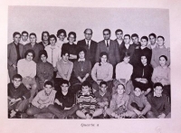 1961, &Gamma;&epsilon;&rho;&mu;&alpha;&nu;&iota;&kappa;ό &Sigma;&Chi;&omicron;&lambda;&epsilon;ί&omicron; &Theta;&epsilon;&sigma;&sigma;&alpha;&lambda;&omicron;&nu;ί&kappa;&eta;&sigmaf;. &Alpha;&nu;&alpha;&mu;&nu;&eta;&sigma;&tau;&iota;&kappa;ή &phi;&omega;&tau;&omicron;&gamma;&rho;&alpha;&phi;ί&alpha;. 