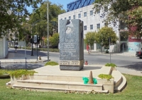 &Tau;&omicron; &mu;&nu;&eta;&mu;&epsilon;ί&omicron; &Omicron;&lambda;&omicron;&kappa;&alpha;&upsilon;&tau;ώ&mu;&alpha;&tau;&omicron;&sigmaf; &sigma;&tau;&omicron; &Beta;ό&lambda;&omicron;