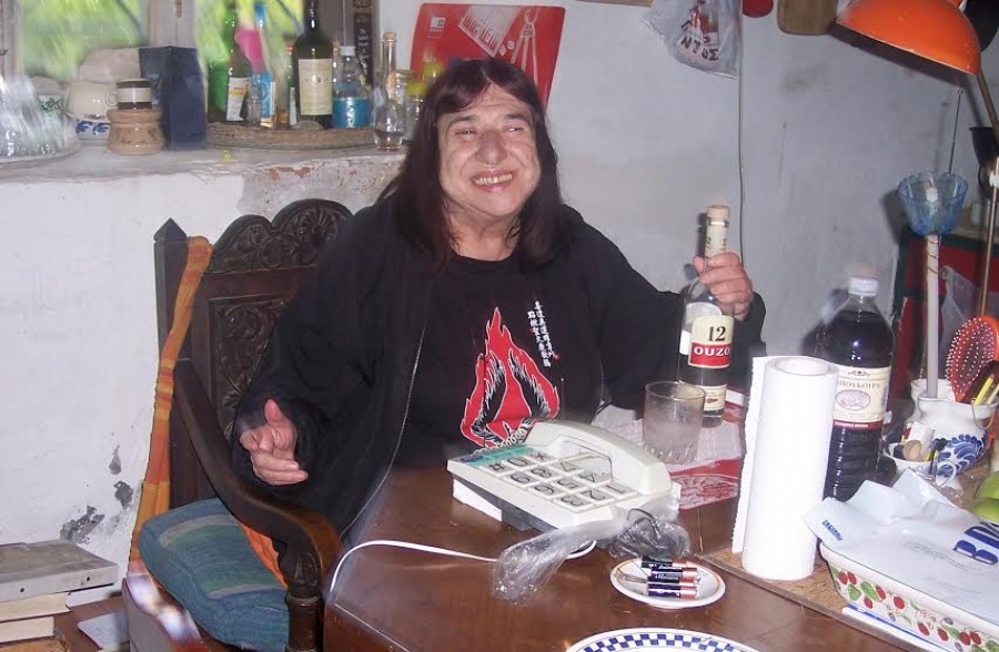 &Eta; &Kappa;&alpha;&tau;&epsilon;&rho;ί&nu;&alpha; &Alpha;&gamma;&gamma;&epsilon;&lambda;ά&kappa;&eta; - &Rho;&omicron;&upsilon;&kappa;.