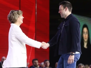 &Eta; Ό&lambda;&gamma;&alpha; &Gamma;&epsilon;&rho;&omicron;&beta;&alpha;&sigma;ί&lambda;&eta; &kappa;&alpha;&iota; &omicron; &Sigma;&tau;έ&phi;&alpha;&nu;&omicron;&sigmaf; &Kappa;&alpha;&sigma;&sigma;&epsilon;&lambda;ά&kappa;&eta;&sigmaf; &sigma;&tau;&omicron; 4&omicron; &Sigma;&upsilon;&nu;έ&delta;&rho;&iota;&omicron; &tau;&omicron;&upsilon; &Sigma;&Upsilon;&Rho;&Iota;&Zeta;&Alpha;. &Tau;&epsilon;&lambda;&iota;&kappa;ά, &eta; &Gamma;&epsilon;&rho;&omicron;&beta;&alpha;&sigma;ί&lambda;&eta; &epsilon;ί&nu;&alpha;&iota; &eta; &eta;&tau;&tau;&eta;&mu;έ&nu;&eta; - &kappa;&alpha;&iota; &delta;&iota;' &alpha;&upsilon;&tau;ή&sigmaf; &eta;&tau;&tau;&eta;&mu;έ&nu;&omicron;&sigmaf; &epsilon;ί&nu;&alpha;&iota; &kappa;&alpha;&iota; &omicron; &Alpha;&lambda;έ&xi;&eta;&sigmaf; &Tau;&sigma;ί&pi;&rho;&alpha;&sigmaf;.