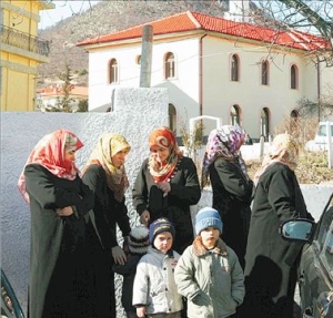 Μειονοτικοί πολίτες στη Θράκη. 