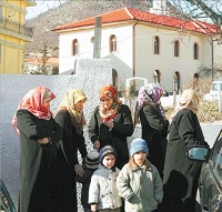&Mu;&epsilon;&iota;&omicron;&nu;&omicron;&tau;&iota;&kappa;&omicron;ί &pi;&omicron;&lambda;ί&tau;&epsilon;&sigmaf; &sigma;&tau;&eta; &Theta;&rho;ά&kappa;&eta;. 