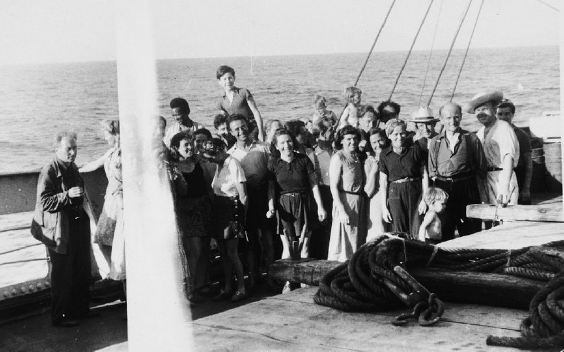 Ορισμένες από τις σημαντικές προσωπικότητες που βρέθηκαν στο πλοίο Capitaine Paul-Lemerle, με το οποίο κατέφυγαν στην Αμερική τον Μάιο του 1941: Victor Serge, Jacqueline Lamba Breton, Midi Branton, Wifredo Lam και η σύζυγός του, Katrin Kirschmann, Dyno Lowenstein, Harry Branton, Carola Osner, Walter Barth.  