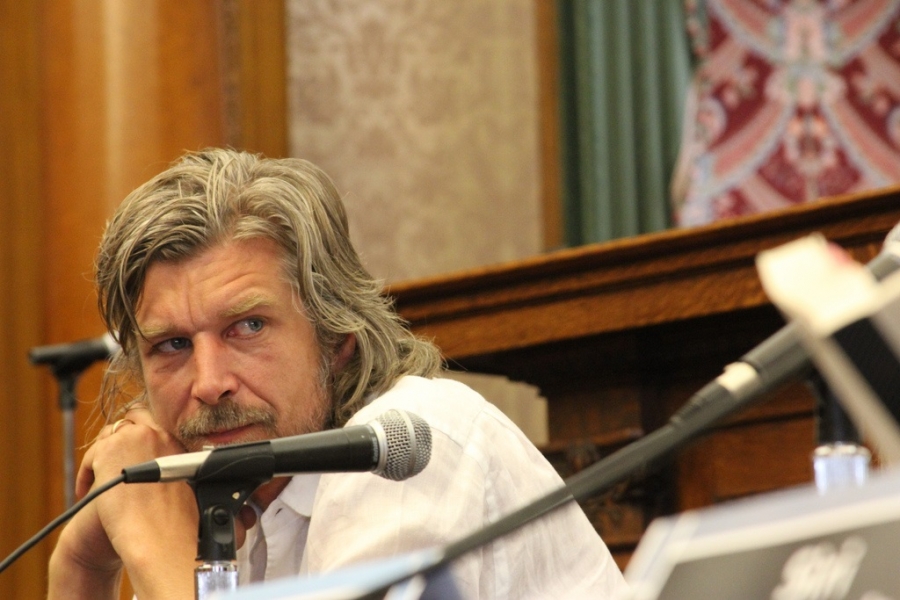  &Omicron; &Kappa;&alpha;&rho;&lambda; &Omicron;ύ&beta;&epsilon; &Kappa;&nu;ά&omicron;&upsilon;&sigma;&gamma;&kappa;&omicron;&rho;&nu;&tau;. 