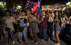 Ό&tau;&alpha;&nu; &eta; &kappa;&omicron;&iota;&nu;&omega;&nu;ί&alpha; &alpha;&rho;&nu;&epsilon;ί&tau;&alpha;&iota; &nu;&alpha; &kappa;&omicron;&iota;&tau;&alpha;&chi;&tau;&epsilon;ί &sigma;&tau;&omicron;&nu; &kappa;&alpha;&theta;&rho;έ&phi;&tau;&eta;