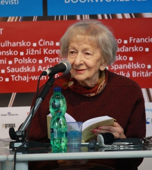 Η Βισουάβα Σιμπόρσκα το 2010.  