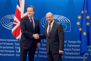 O πρόεδρος του Ευρωπαϊκού Κοινοβουλίου Μάρτιν Σουλτς και ο βρετανός πρωθυπουργός Τζαίημς Κάμερον. Μετά τις 23 Ιουνίου, η Ευρώπη πιθανόν να μην είναι η ίδια. 